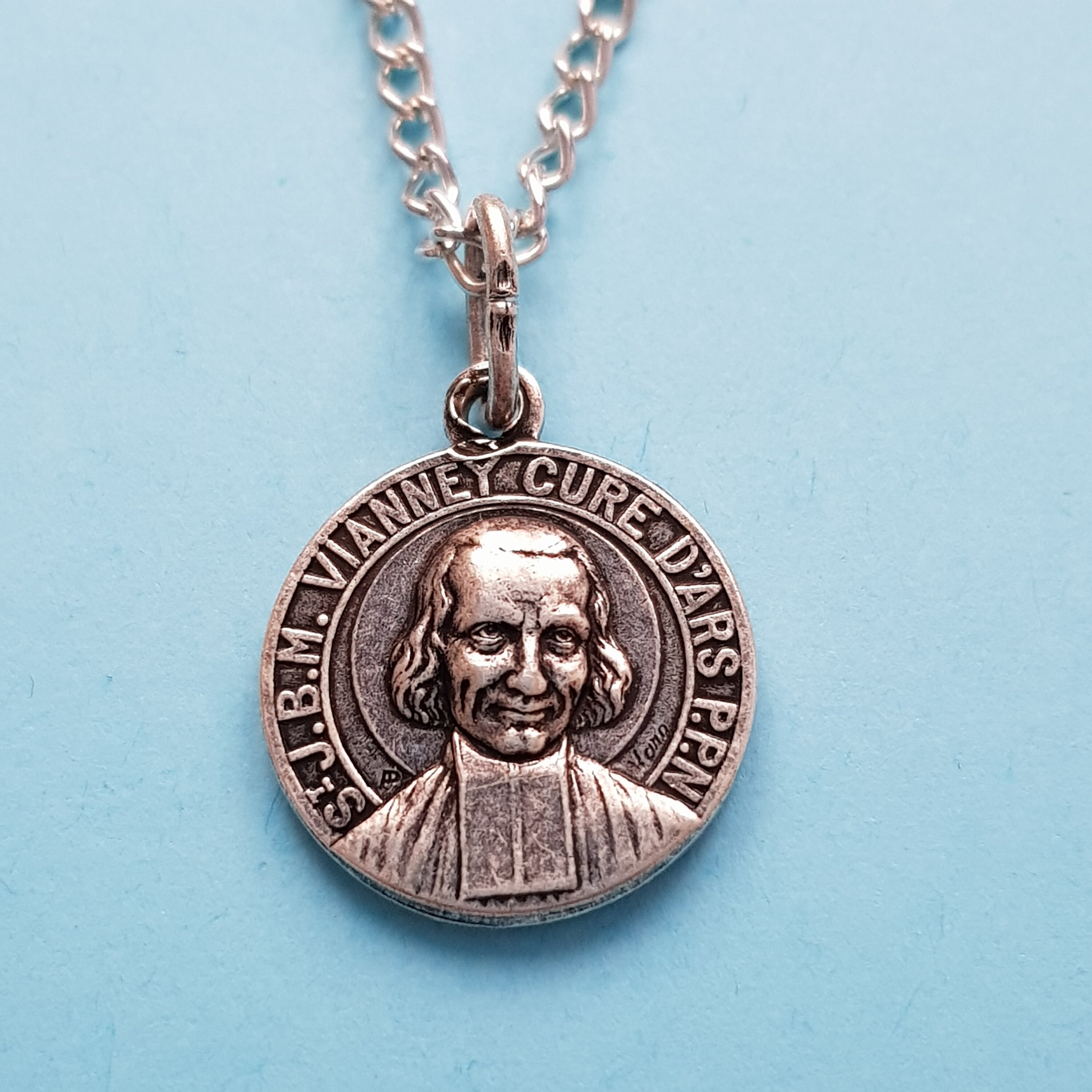 St Philomena - Collier Pendentif Médaille Cure d'ars, St John Vianney Charme Religieux