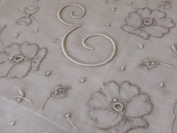Vintage White Handkerchief Script Initial "E" ~ S… - image 1