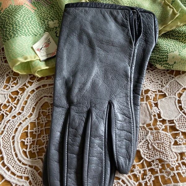 Vintage Pair Leather Two-Tone Gray Driving Gloves~Size 6 1/2~Silky Lining~Gently Used/EUC