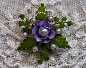 Vintage Flower Pin ~ Vintage 1950's Enamel Petite Brooch ~ Costume Jewelry ~ Purple Rose w/Pearls