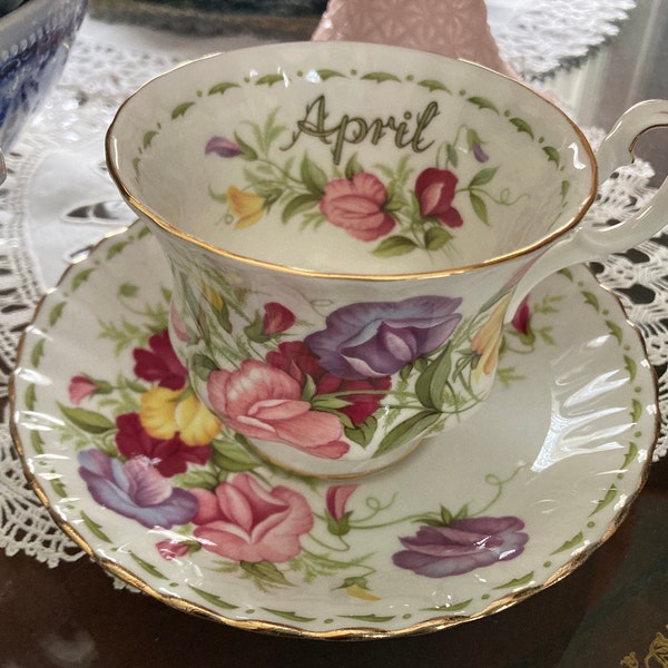 April Flower of the Month Series by Royal Albert~SWEET PEA Floral~Teacup & Saucer Set~Tea Cup~Gold Edge Trim~England Bone China~1970's