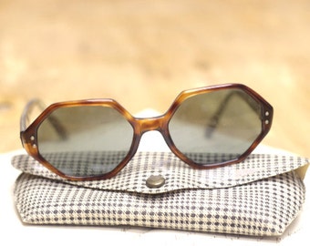 Hipple Sunglasses with Hounds Tooth casing