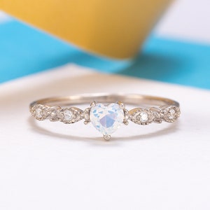 Einzigartiger Mondstein Verlobungsring, Herz Mondstein Verlobungsring, Edelstein Ring, Edelstein Ring, Geburtstagsgeschenk für Sie