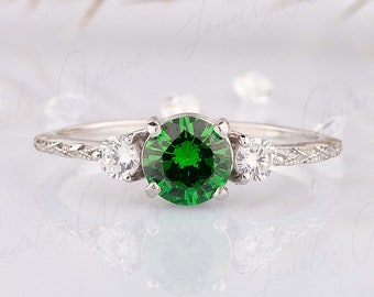 Vintage style 3 stone setting emerald engagement ring, Unique silver emerald promise ring for her, Silver emerald wedding ring, Gift for her