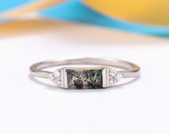 Dainty moss agate promise ring for her, Unique baguette moss agate engagement ring, Custom stone ring, Birthstone ring, Gemstone ring gift