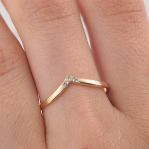 Simple & dainty 14k yellow gold curved chevron wedding band, Womens V shaped swiss blue topaz wedding band, Tiny delicate topaz wedding ring