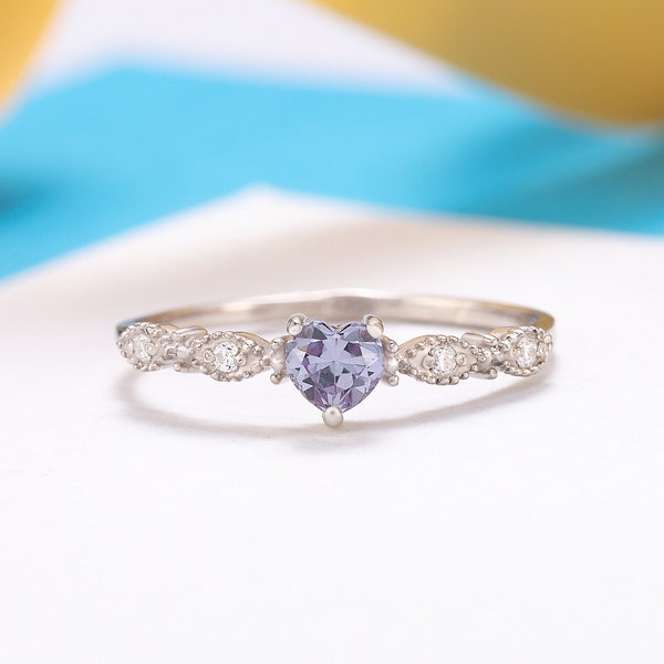 Unique heart alexandrite promise ring for her, Dainty alexandrite engagement ring, Birthstone ring, Birthday gift for her, Gemstone ring