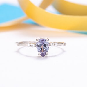 Dainty minimalist alexandrite promise ring for her, Silver pear alexandrite engagement ring, Unique women alexandrite ring, Anniversary ring
