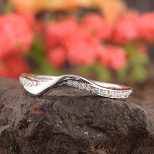 925 sterling silver curved chevron womens wedding band, Unique dainty & elegant white cz wedding band for her, Simple v wedding band