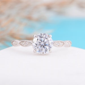 Victorian vintage style womens engagement ring, Unique dainty  silver promise ring for her, 1ct round cut white cz solitaire engagement ring