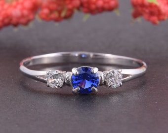 Silver promise ring, Women promise ring, Sapphire ring, Blue stone ring, September birthstone, 3 stone ring, Dainty ring, Elegant ring