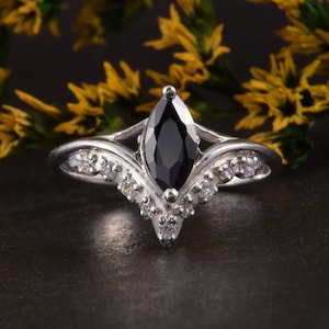 Womens silver promise ring, Unique art deco ring, Black stone ring, Antique style sterling silver ring, Unique promise ring, Black cz ring