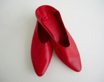 red mules flats