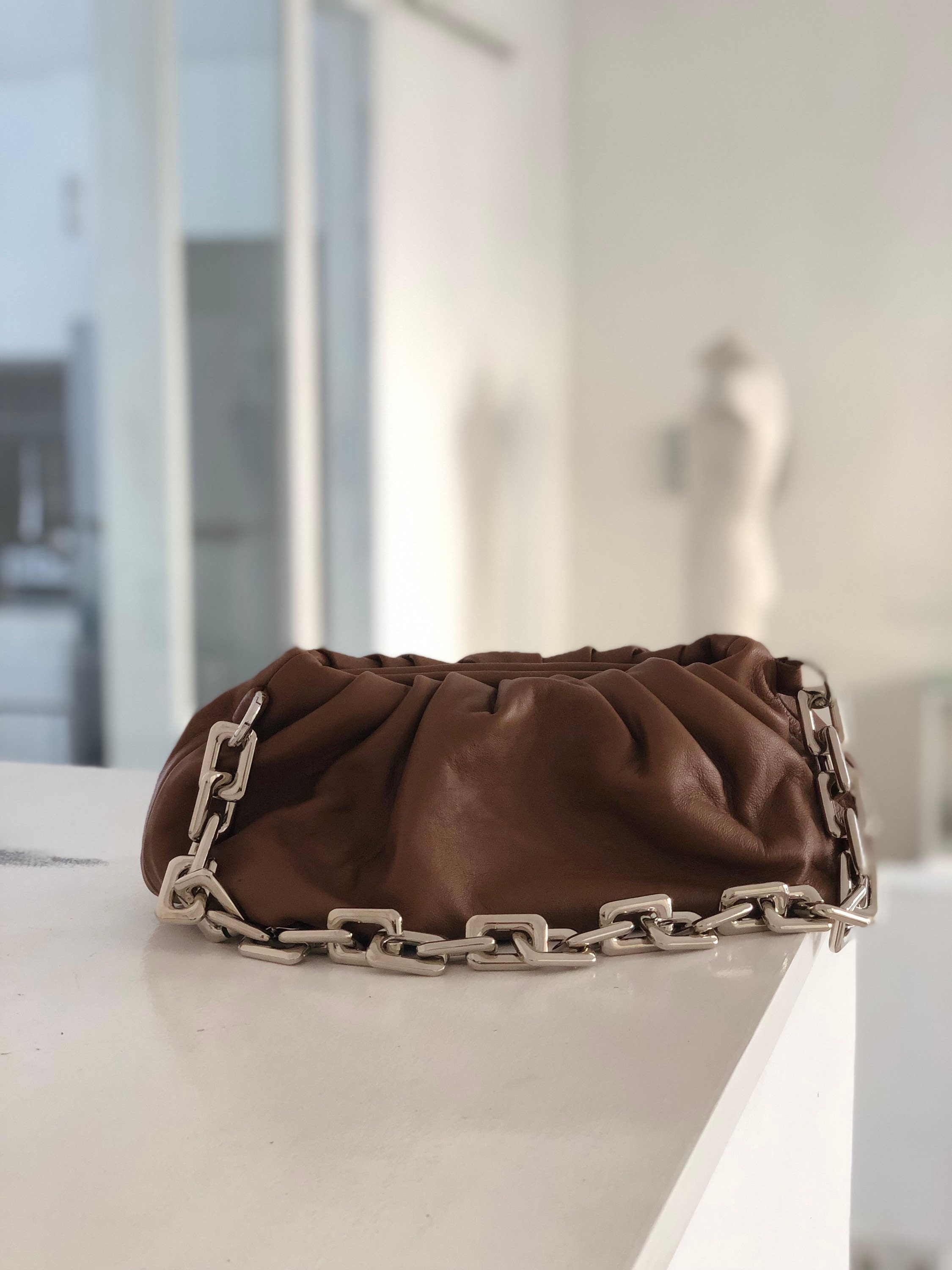 CHUNKY HANDLE LEATHER BAG-