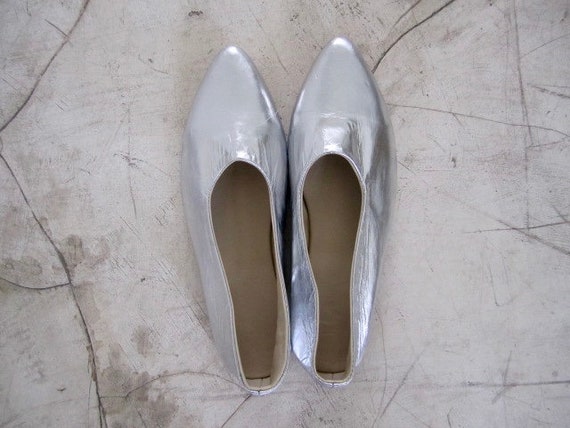 silver leather flat shoes