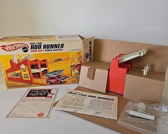 Hot Wheels de Mattel clásico, doble carril, Rod Runner, con cambio manual y propulsor de potencia