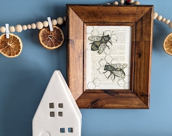 Bees on Sherlock Holmes Bees Honeycomb Art, Bees on Honeycomb, Bee Art, Sherlock Holmes Art, honeycomb, case book of Sherlock Holmes, Watson