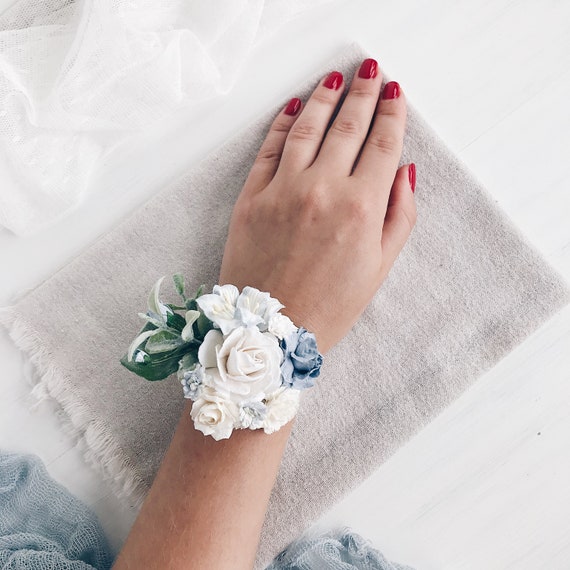 flower wrist bracelet