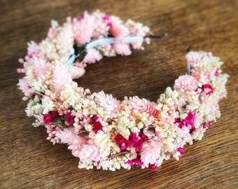 Serre-tête fleur stabilisée rose et fuchsia. Couronne de fleurs préservées pour demoiselles d'honneur. Bandeau rose pour invité.