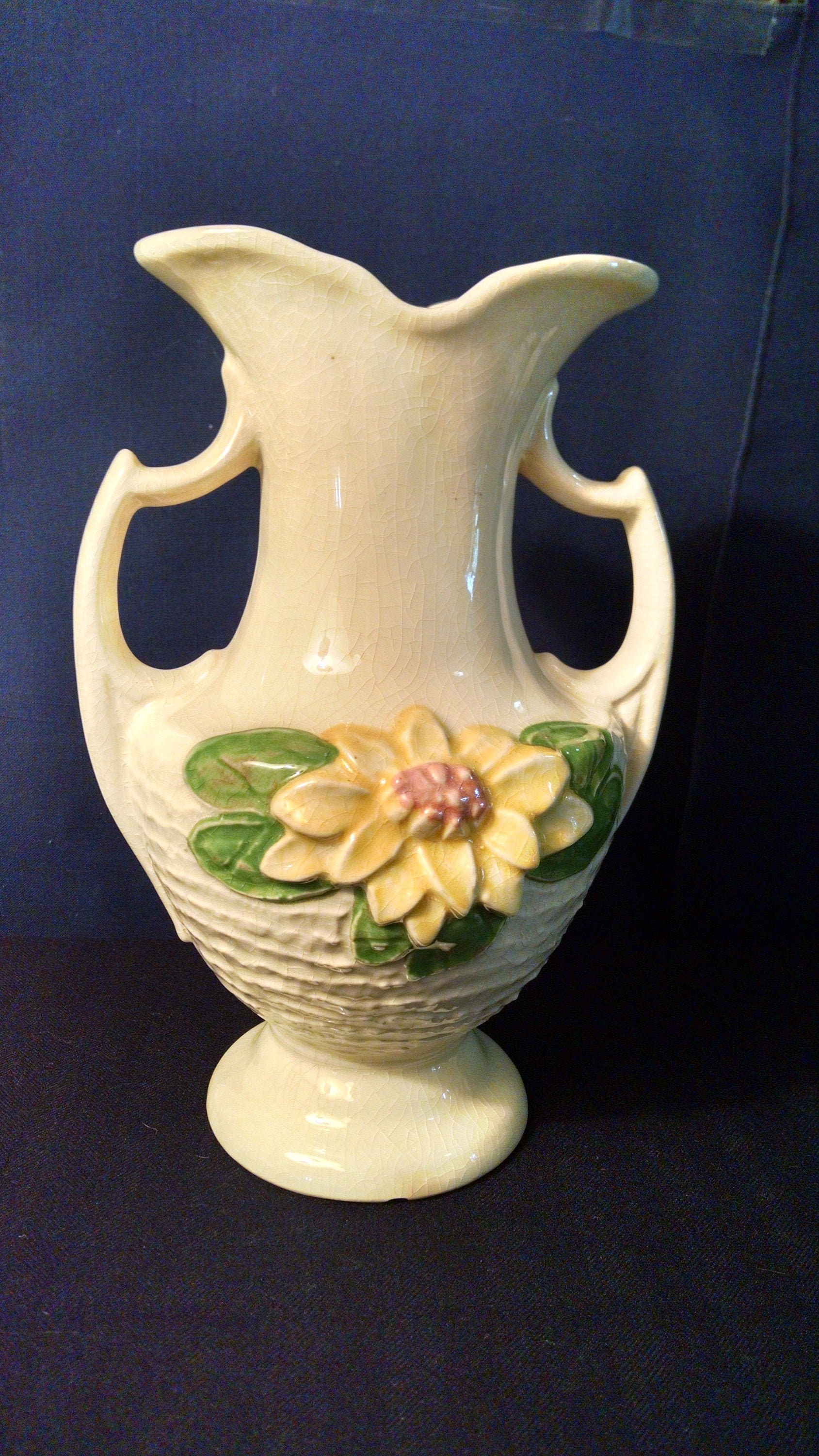 Hull Pottery water lily vase