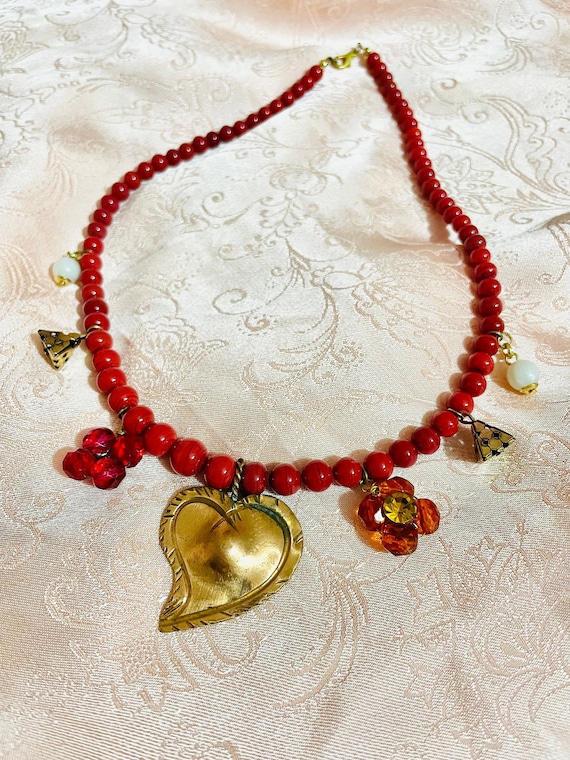 Upcycled jewelry! Vintage remake necklace! Beaded 