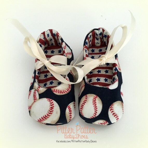 girls baseball shoes