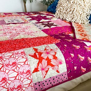 Starcraft Road Trip Quilt roller disco theme retro bed quilt twin camper van bunk bed size handmade modern red pink magenta image 8