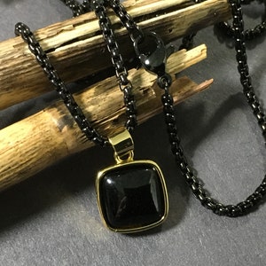 Männer 24k Gold Schwarz Onyx Edelstein Anhänger Halskette Echte Echt Schwarz Onyx Stein auf einem Schwarzen Edelstahl Box Kette Halskette Männer Anhänger