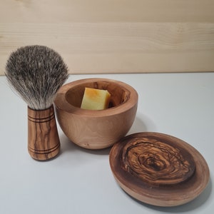 Olive wood shaving set with real badger hair brush incl. soap