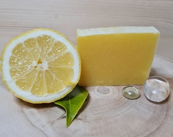 Savon capillaire à l'extrait de camomille et de citron, sans huile de palme, à l'huile de ricin