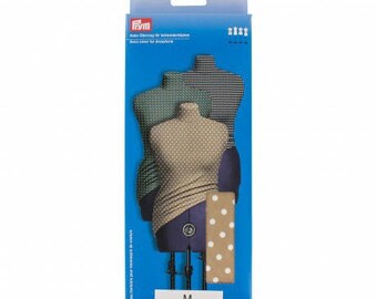 Cover model with polka dots