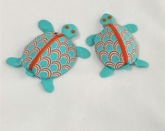 Turtle Zipper Pouch: Handmade Cotton Coin Purse, Crochet Accessory Bag