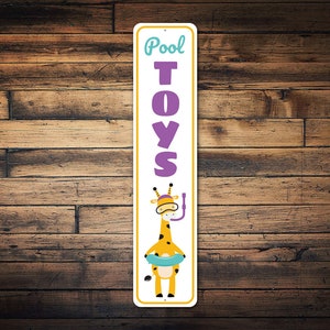 Enseigne Pool Toys Here, enseigne Pool Toys, décoration murale de piscine, décoration de patio de piscine, enseigne de piscine drôle, enseigne de terrasse en métal, décoration de patio - Aluminium de qualité