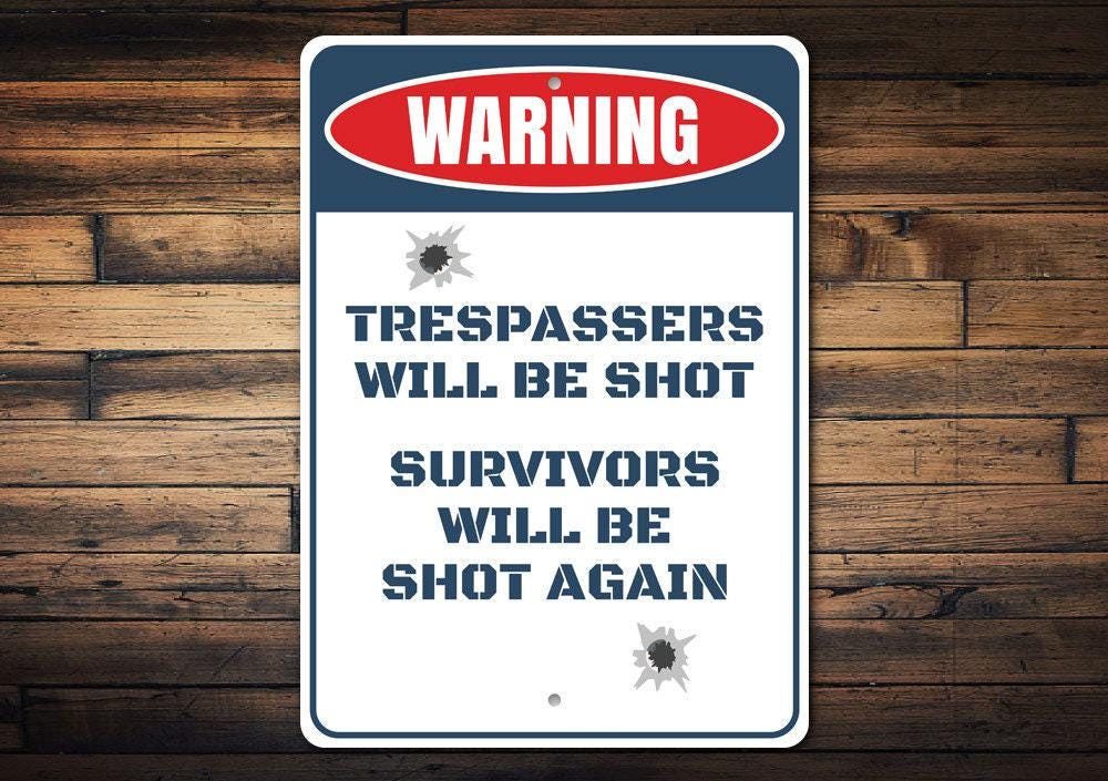 Cartello Metallico Umoristico &ldquo;Chicken Thieves Will Be Shot On Sight&rdquo; &ndash; 20x30 Cm
