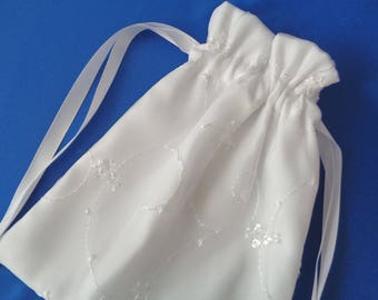 White drawstring bag, bride purse, money dance bag, dance bag, bridesmaid gift, evening bag, Communion Purse, Girl Purse, Flower Girl Purse