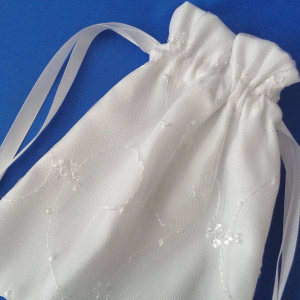 White drawstring bag, bride purse, money dance bag, dance bag, bridesmaid gift, evening bag, Communion Purse, Girl Purse, Flower Girl Purse