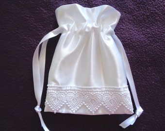 First Communion Purse, Flower Girl Bag, White drawstring bag, bridesmaid gift, jewelry pouch, gift for girl