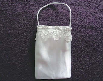 First Communion Purse, Rosary Pouch, White Drawstring Bag, White Flower Girl Purse, Girls Purse, Easter Purse, Gift for Girl