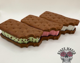 Ice Cream Sandwich Fidget Clicker | Sensory Popper | Cute Dessert-Inspired Stress Relief | Fun Gift for Kids & Adults | ADHD | Toy | Sweets