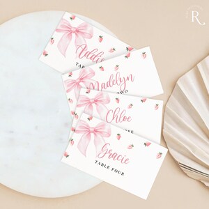 Modèle de cartes de visite avec noeud rose et fraise, cartes de visite baby shower, anniversaire, shower de bébé, cartes de visite modifiables pour décor de table, ruban rose
