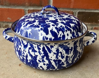 Vintage Blue Swirl Enamelware Graniteware Golden Rabbit 2 1/2 QT Dutch Oven L0425C25
