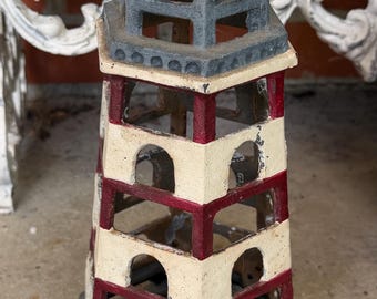 Lanterna portacandele vintage in ghisa rossa, bianca e blu a forma di faro L0626