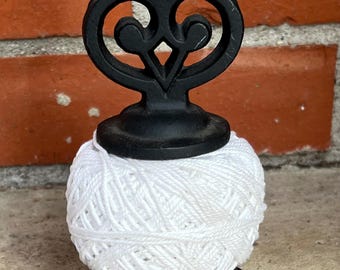Vintage Style Fancy Cast Iron Table Counter String Holder L0821C18