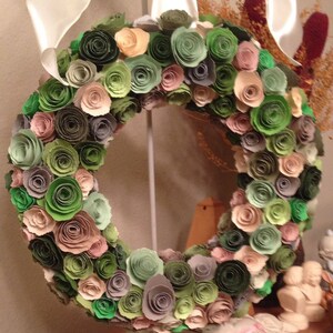 Paper flowers/Light Green paper flowers/dark green paper flowers/ beige paper flowers/green/beige paper flower wreath/paper flower wreath