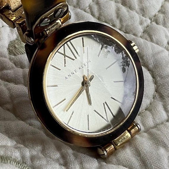 Vintage. Anne Klein Gold-Tone Dial Tortoise-Pattern Bangle Watch Vintage Anne Klein Ladies Watch Untested SCRATCH on Face  main image 4