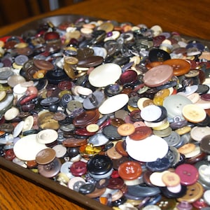 Huge lot 600 ugly buttons, brown grey black burnt orange beige green mixed buttons sewing supply destash crafts jewellery making bowl filler image 1