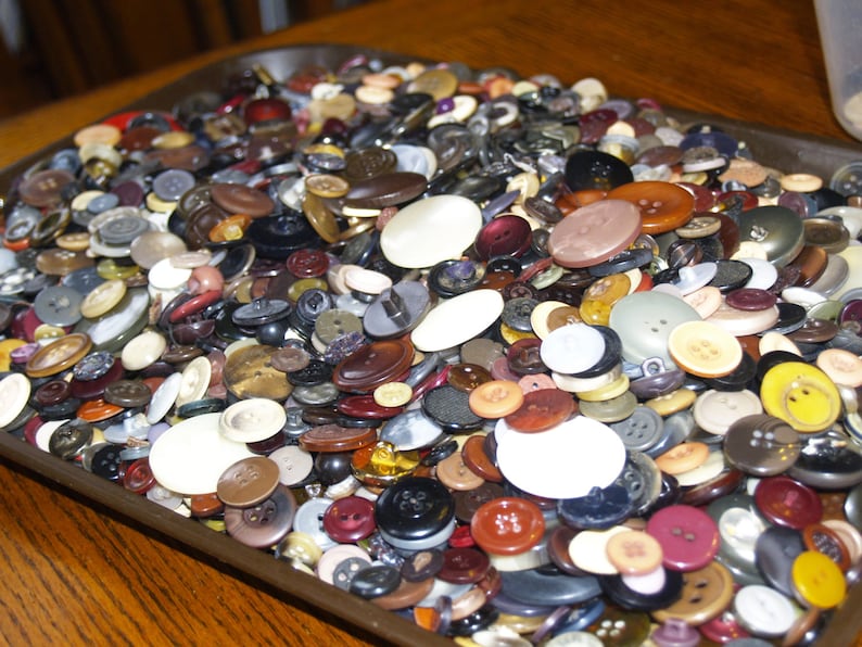 Huge lot 600 ugly buttons, brown grey black burnt orange beige green mixed buttons sewing supply destash crafts jewellery making bowl filler image 1