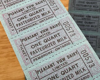 Bilhetes de leite, artigos diversos do setor lácteo, 4 tiras de 10, garrafa de vidro vintage de um litro de leite pasteurizado, Pleasant View, Pembroke, Ontário, Canadá, para artesanato e colagem.