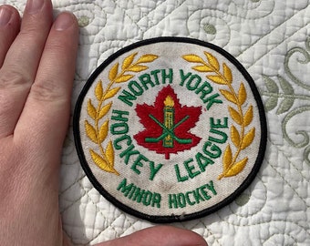 Lokale hockeypatch North York Minor Hockey League vintage opnaaibare jaspatch gebruikt verwijderd uit verzamelbare sportmemorabilia voor kledingstukken