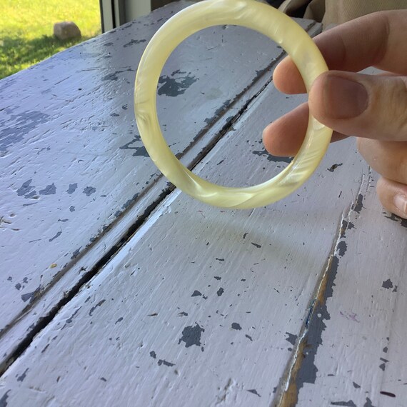 Iridescent optic white plastic bangle, vintage mo… - image 5
